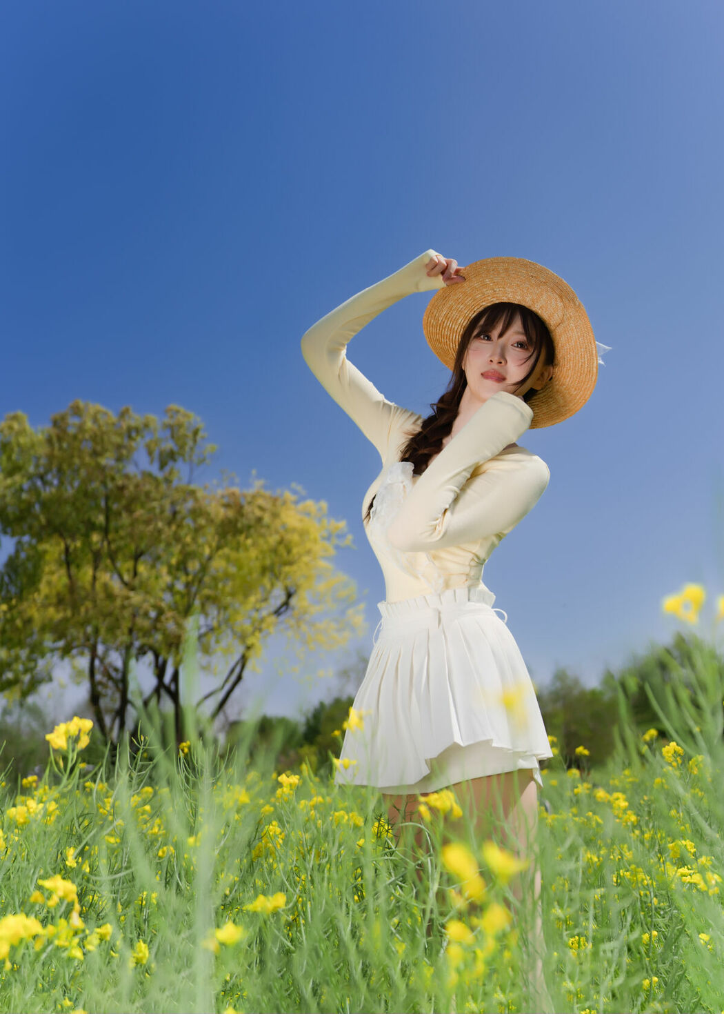 YiTuYu艺图语 Vol.8968 Bing Leng Qi E (33P)