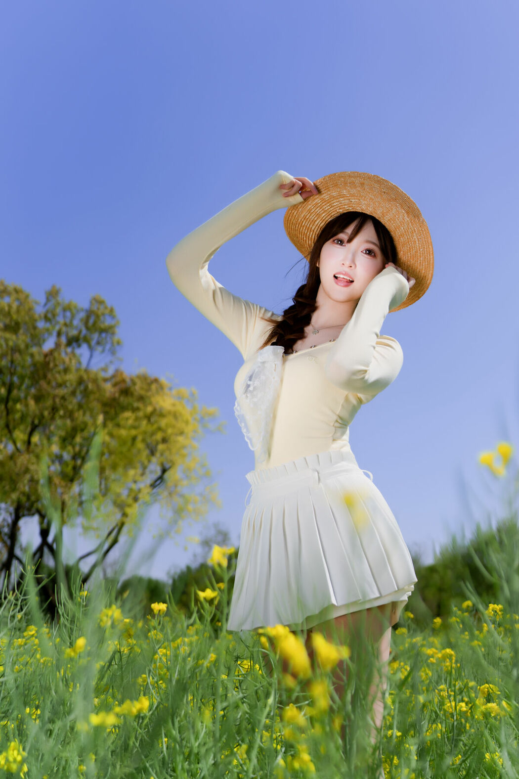 YiTuYu艺图语 Vol.8968 Bing Leng Qi E (33P)