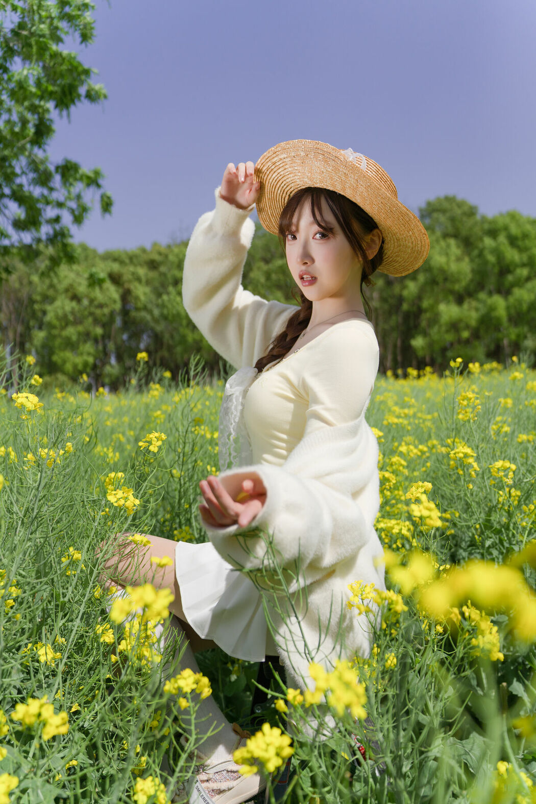 YiTuYu艺图语 Vol.8968 Bing Leng Qi E (33P)