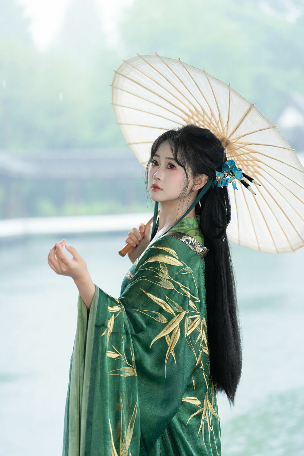 YiTuYu艺图语 Vol.8970 Jiao Yi Zhi Sui Sui (33P)