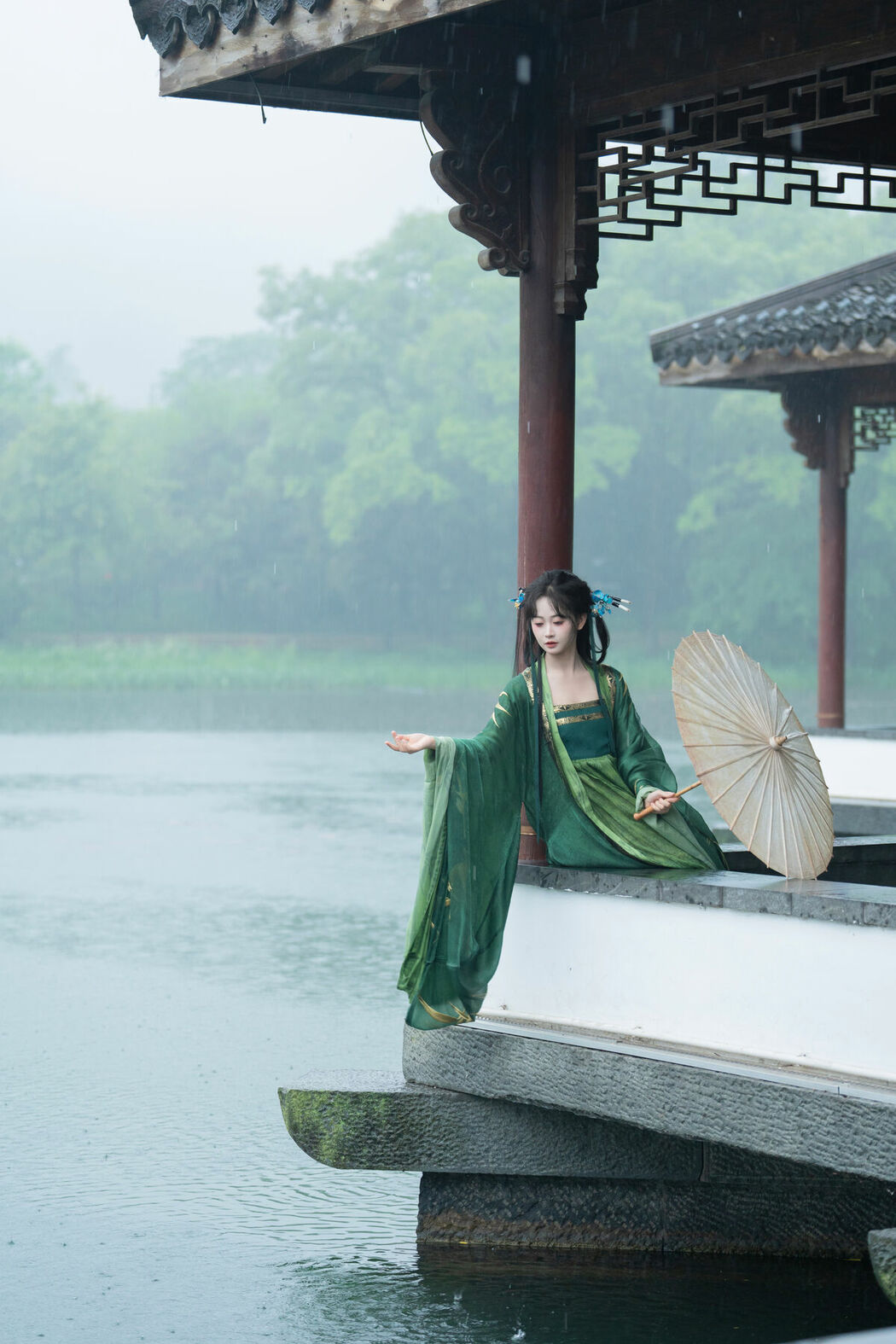 YiTuYu艺图语 Vol.8970 Jiao Yi Zhi Sui Sui (33P)