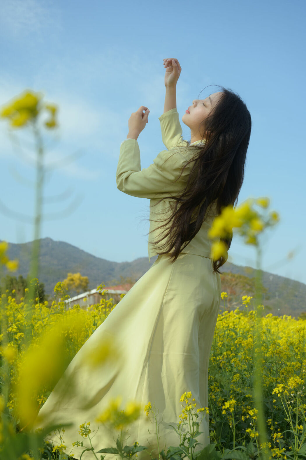 YiTuYu艺图语 Vol.8978 Nana Kobaya (40P)