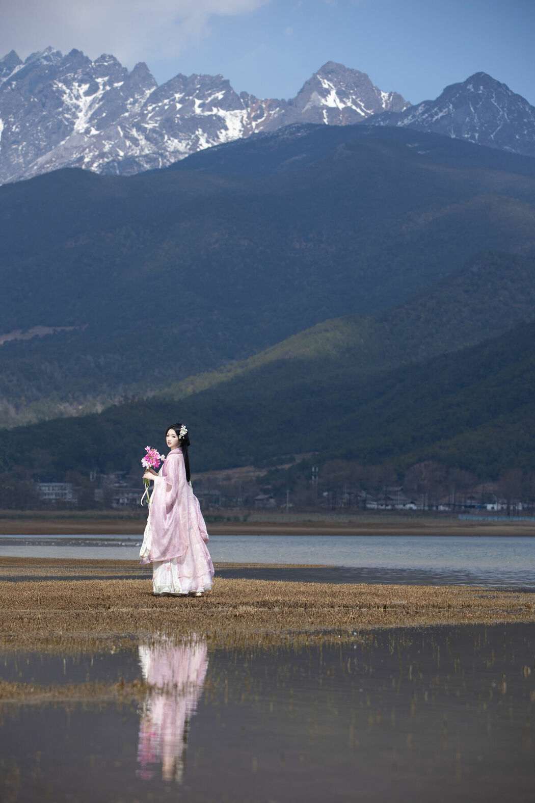 YiTuYu艺图语 Vol.8976 Wan Jiang Ting (34P)