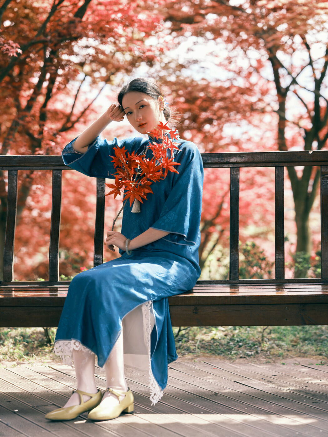 YiTuYu艺图语 Vol.8975 Yao Guai Na Li Tao (40P)