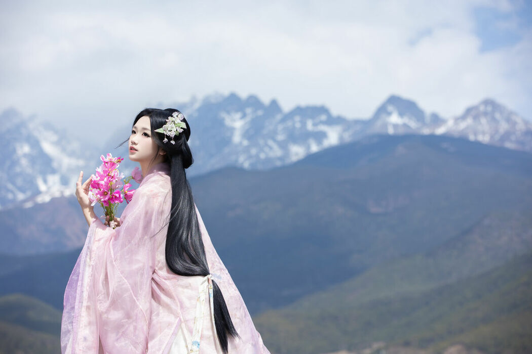 YiTuYu艺图语 Vol.8976 Wan Jiang Ting (34P)