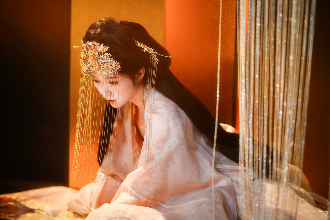 YiTuYu艺图语 Vol.8981 Zi Yu He Dian Tian De Ya (22P)