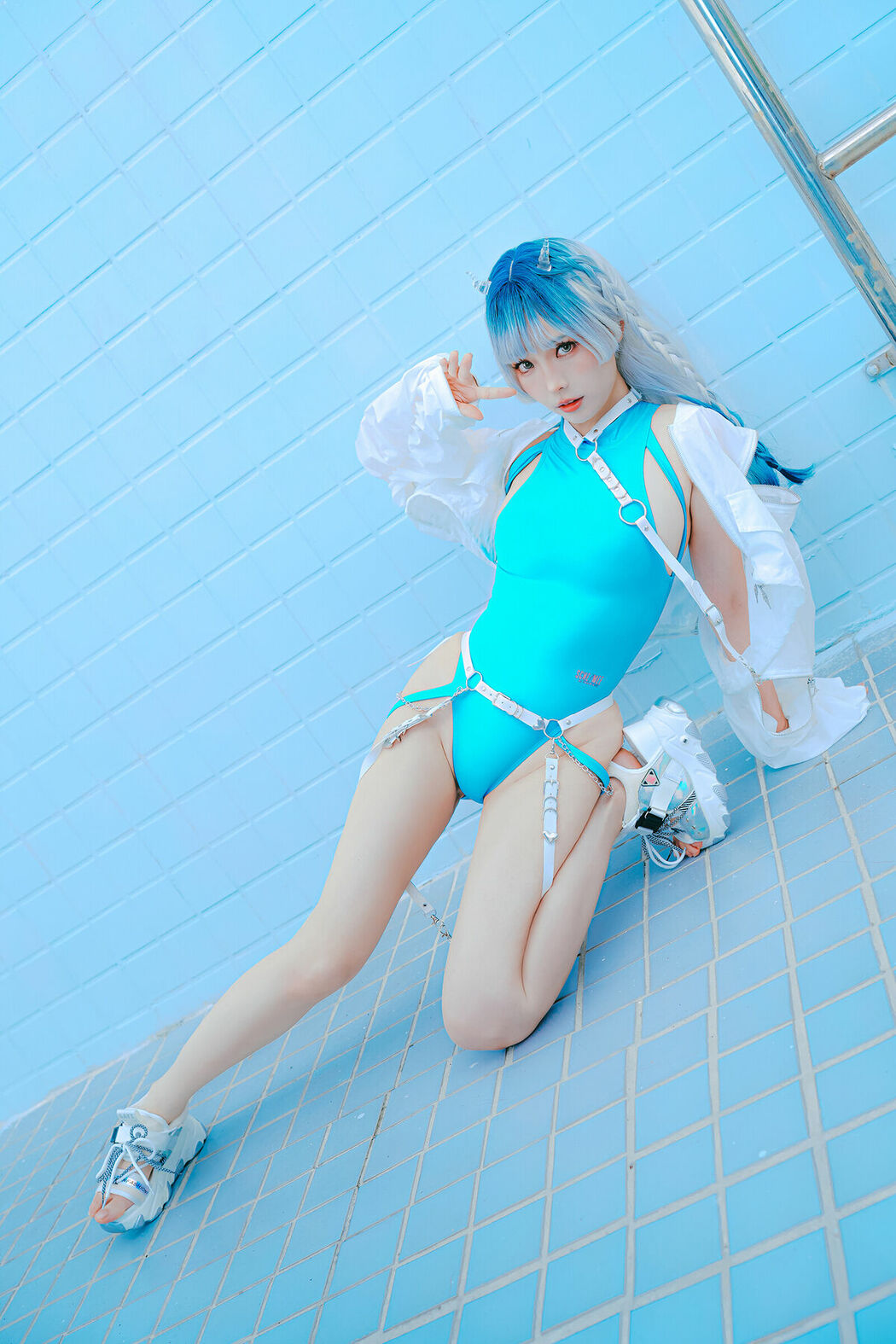 Coser@Ely_eee ElyEE子 – Glassyhorn Devil (35P – 3V)