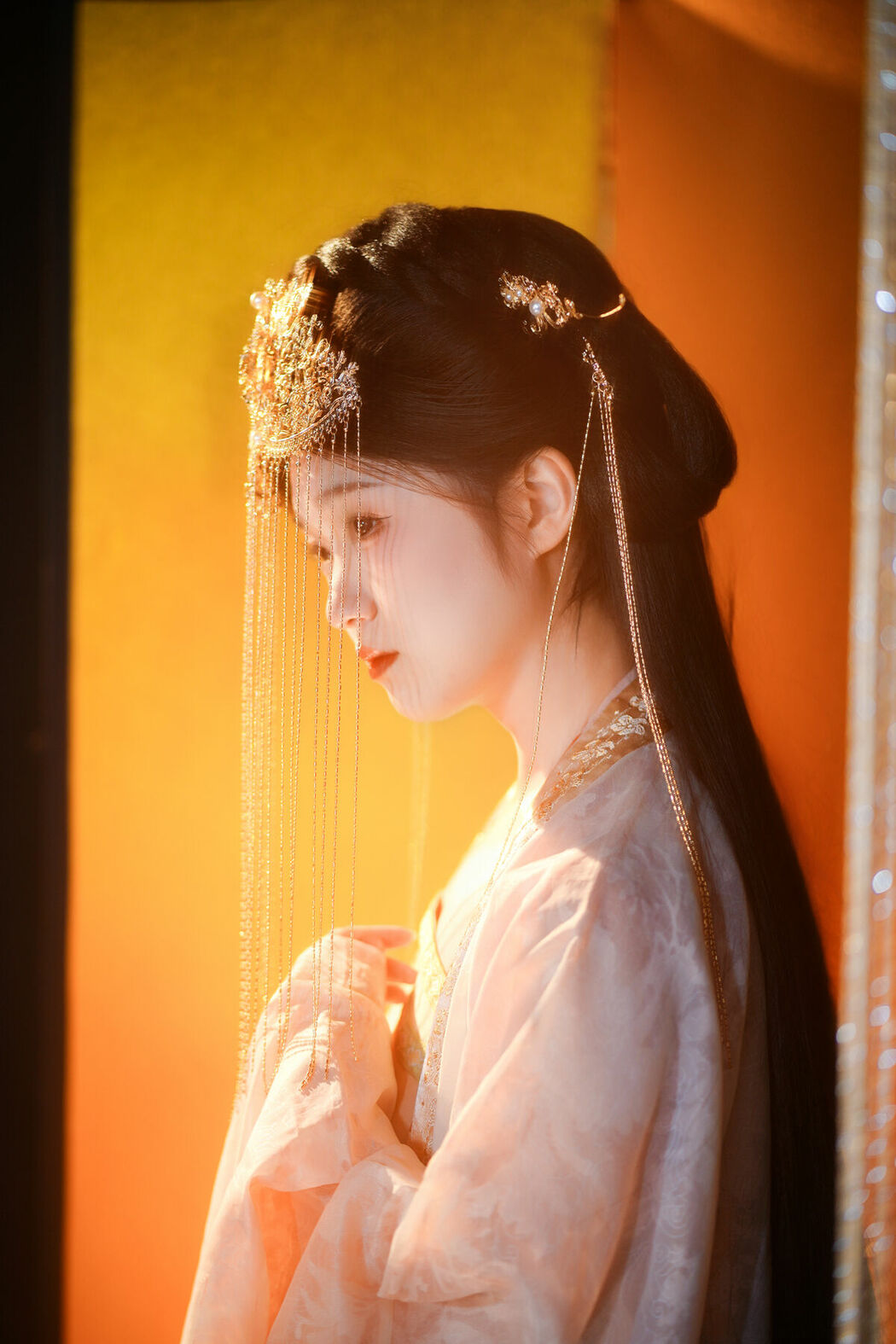 YiTuYu艺图语 Vol.8981 Zi Yu He Dian Tian De Ya (22P)