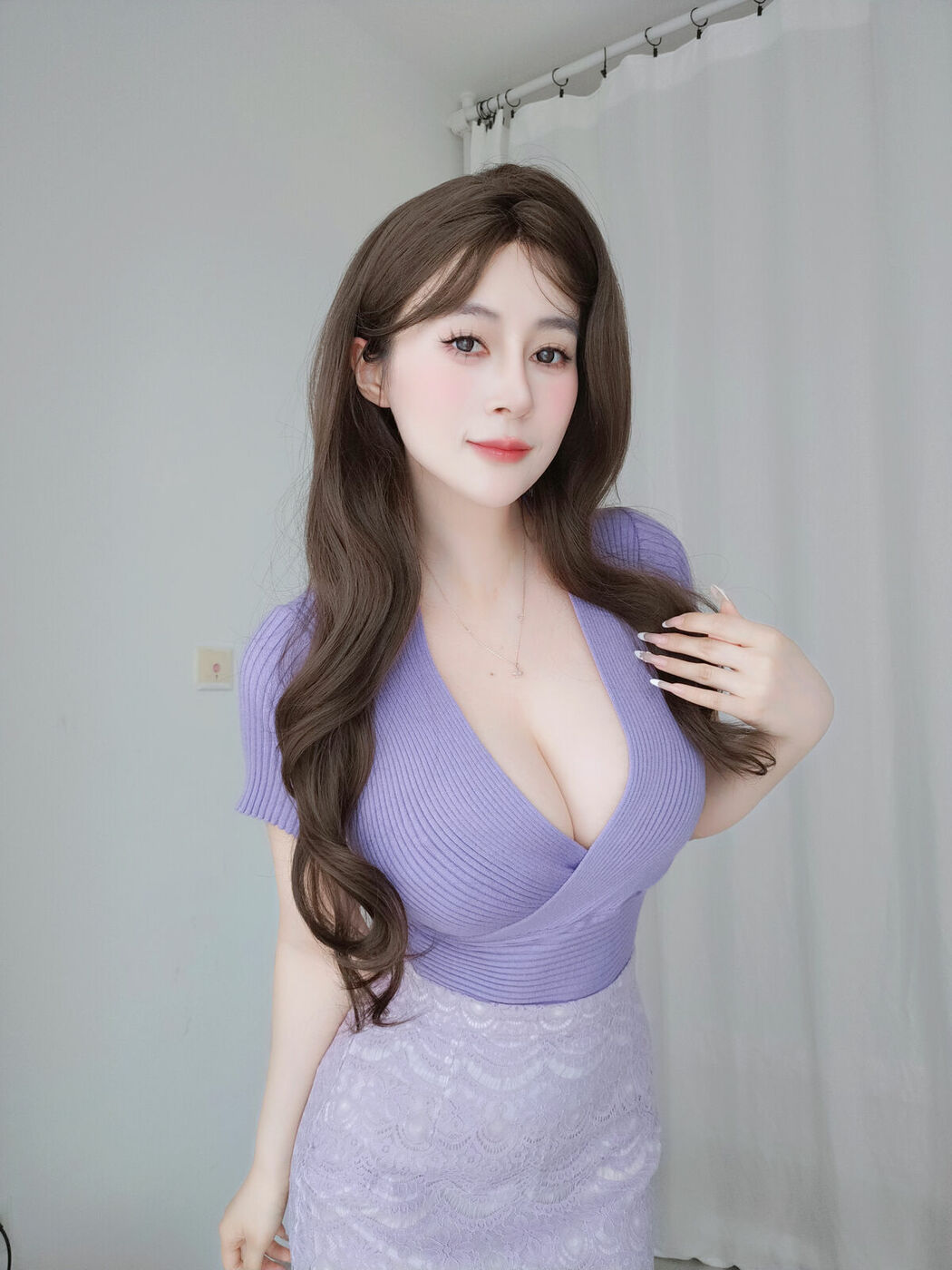 Coser@白银81 – Fantia 2024.10 中華娘 紫色の奥さん Part02 (51P)