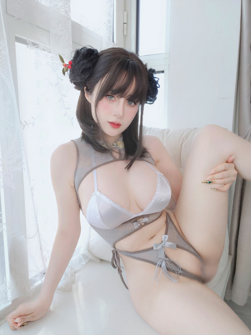 Coser@白银81 – Fantia 2024.10 中華娘 紫色の奥さん Part02 (51P)