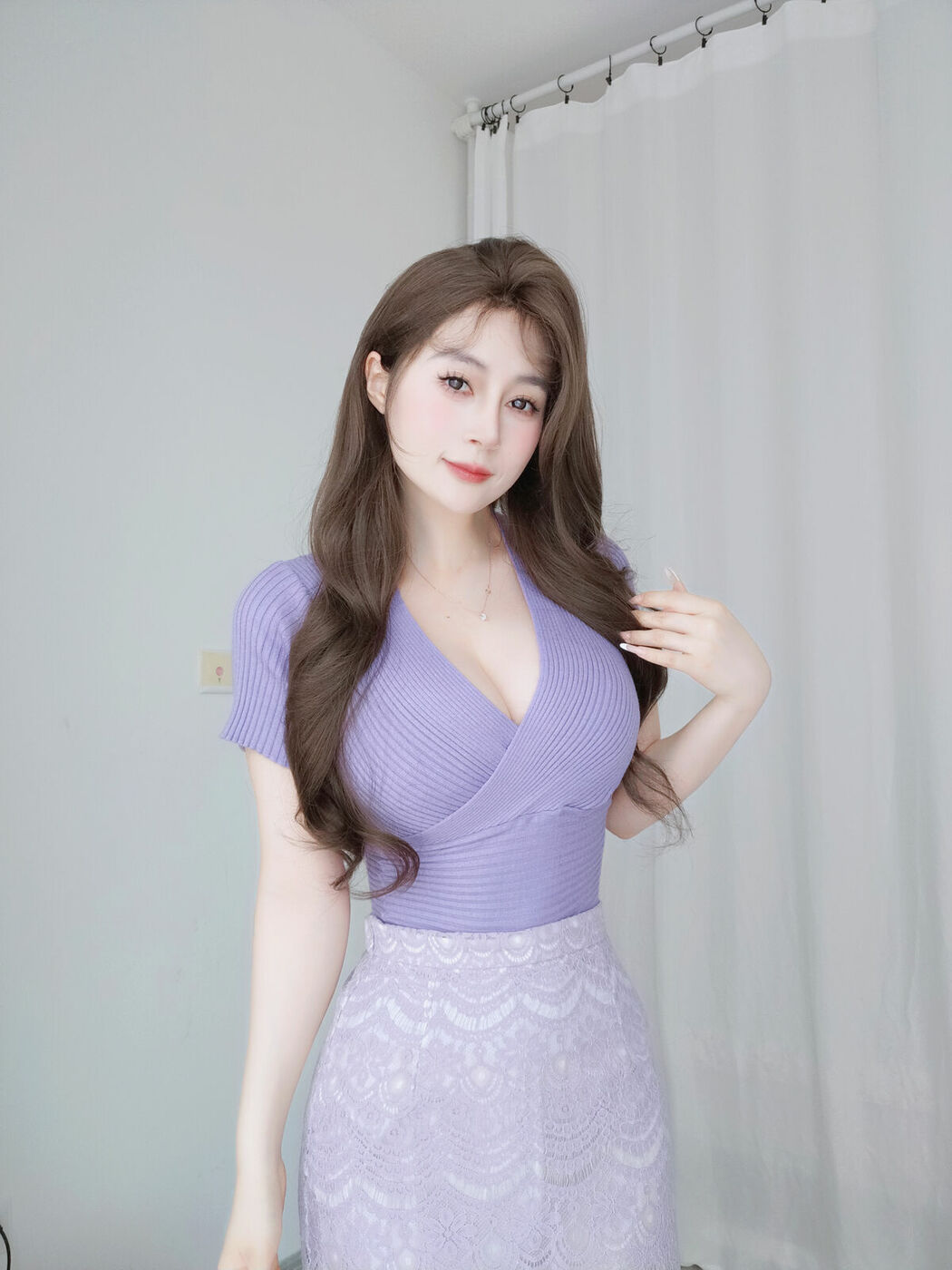 Coser@白银81 – Fantia 2024.10 中華娘 紫色の奥さん Part02 (51P)