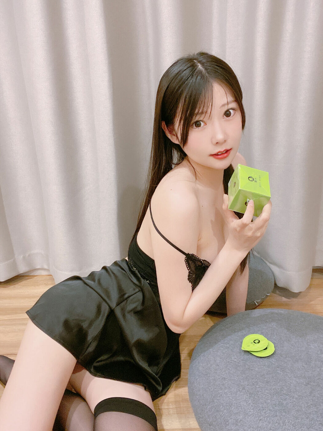 Coser@香草喵露露 – 大象黑色吊带睡衣 (26P)