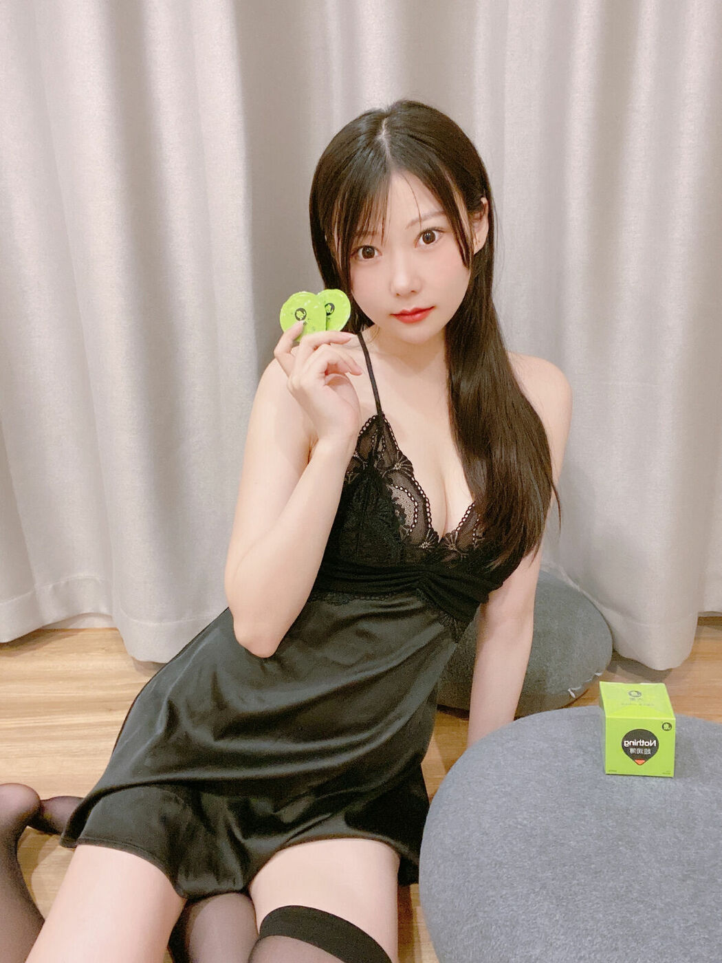 Coser@香草喵露露 – 大象黑色吊带睡衣 (26P)