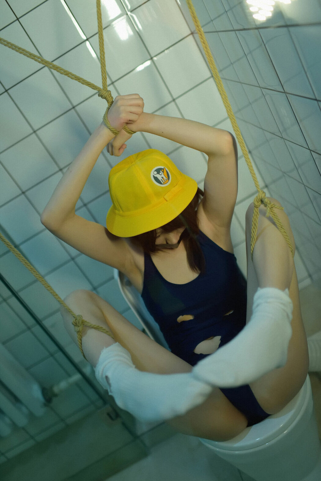 Coser@NAGISA魔物喵 – 便所秘密 Part02 (68P)