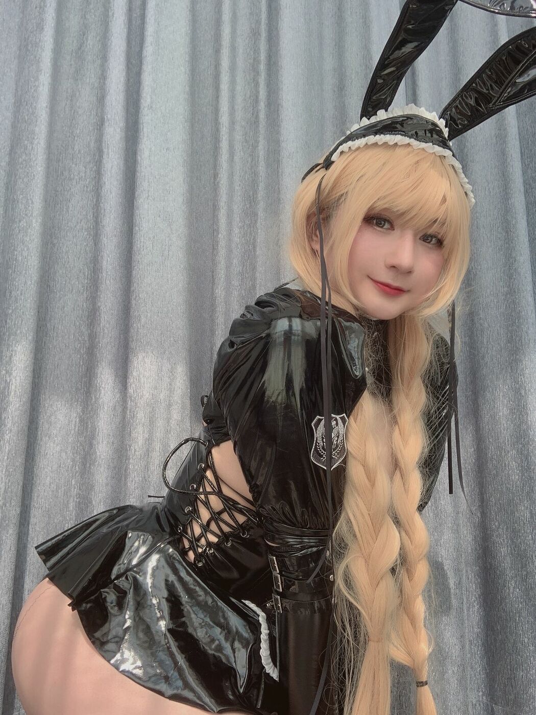 Coser@Zyra秋 – 黑色兔子 (27P – 5V)