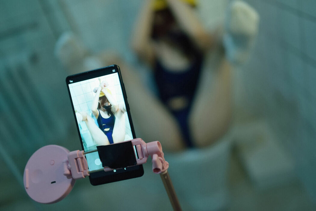 Coser@NAGISA魔物喵 – 便所秘密 Part03 (68P)