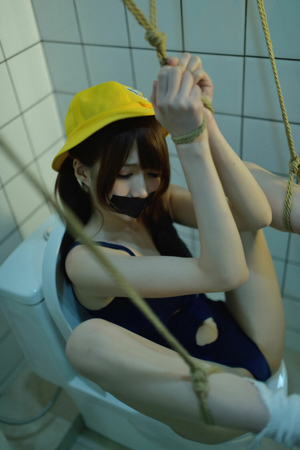 Coser@NAGISA魔物喵 – 便所秘密 Part03 (68P)