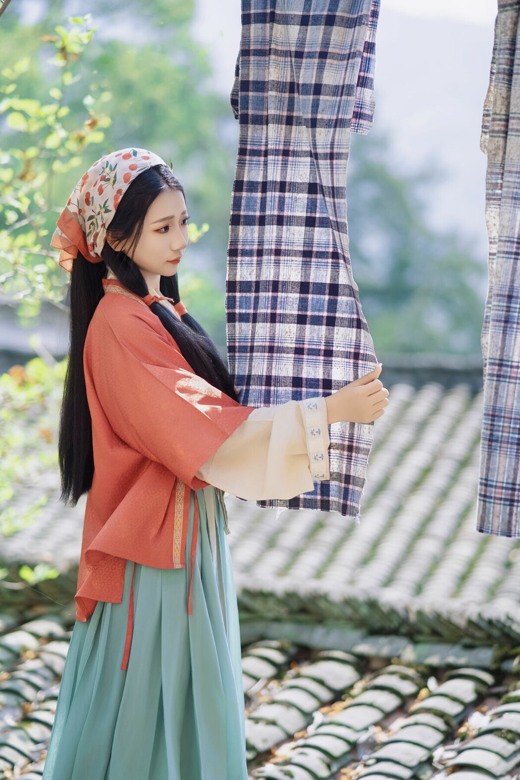 YiTuYu艺图语 Vol.8992 Gao Yu Qin (14P)