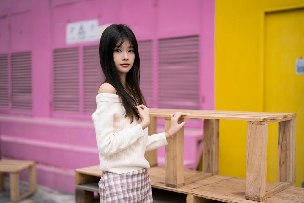 YiTuYu艺图语 Vol.8999 Xiao Le Ge Fei Xiang (33P)