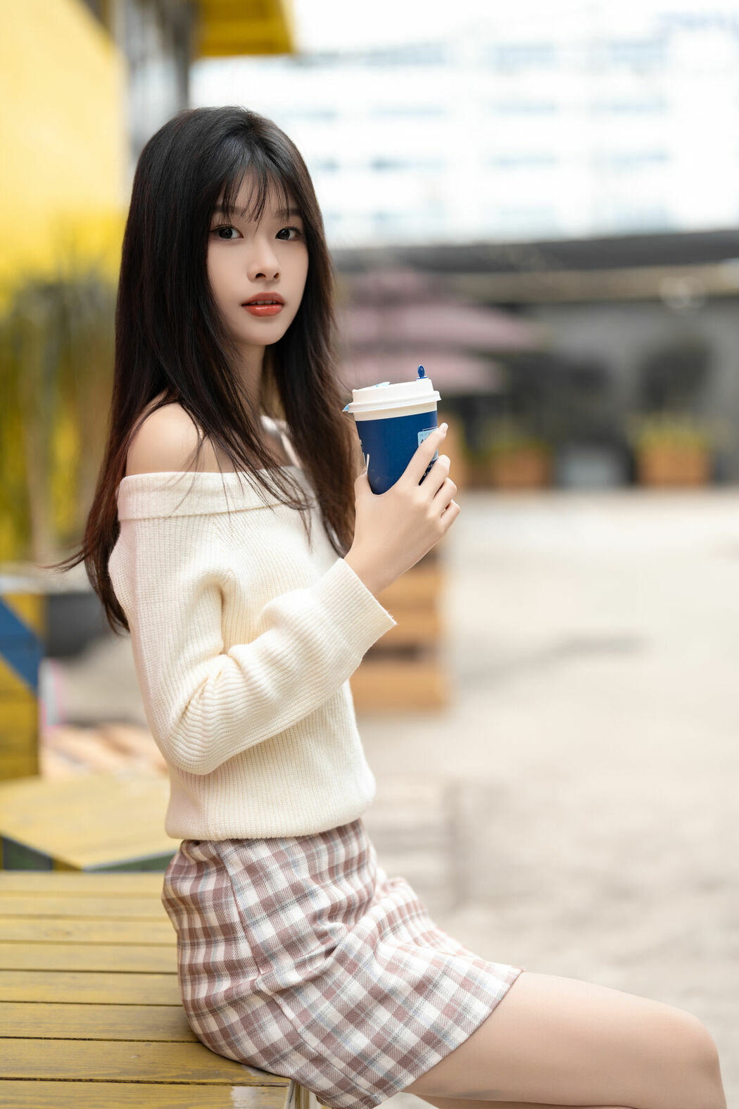 YiTuYu艺图语 Vol.8999 Xiao Le Ge Fei Xiang (33P)