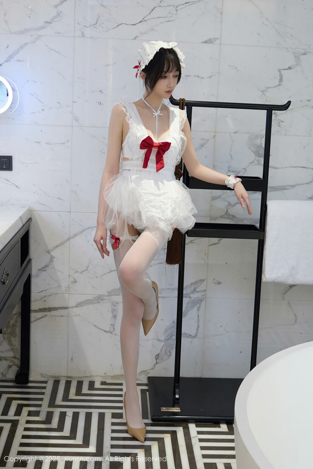 XiuRen秀人网 No.10827 Yue Er Yue Er (65P)