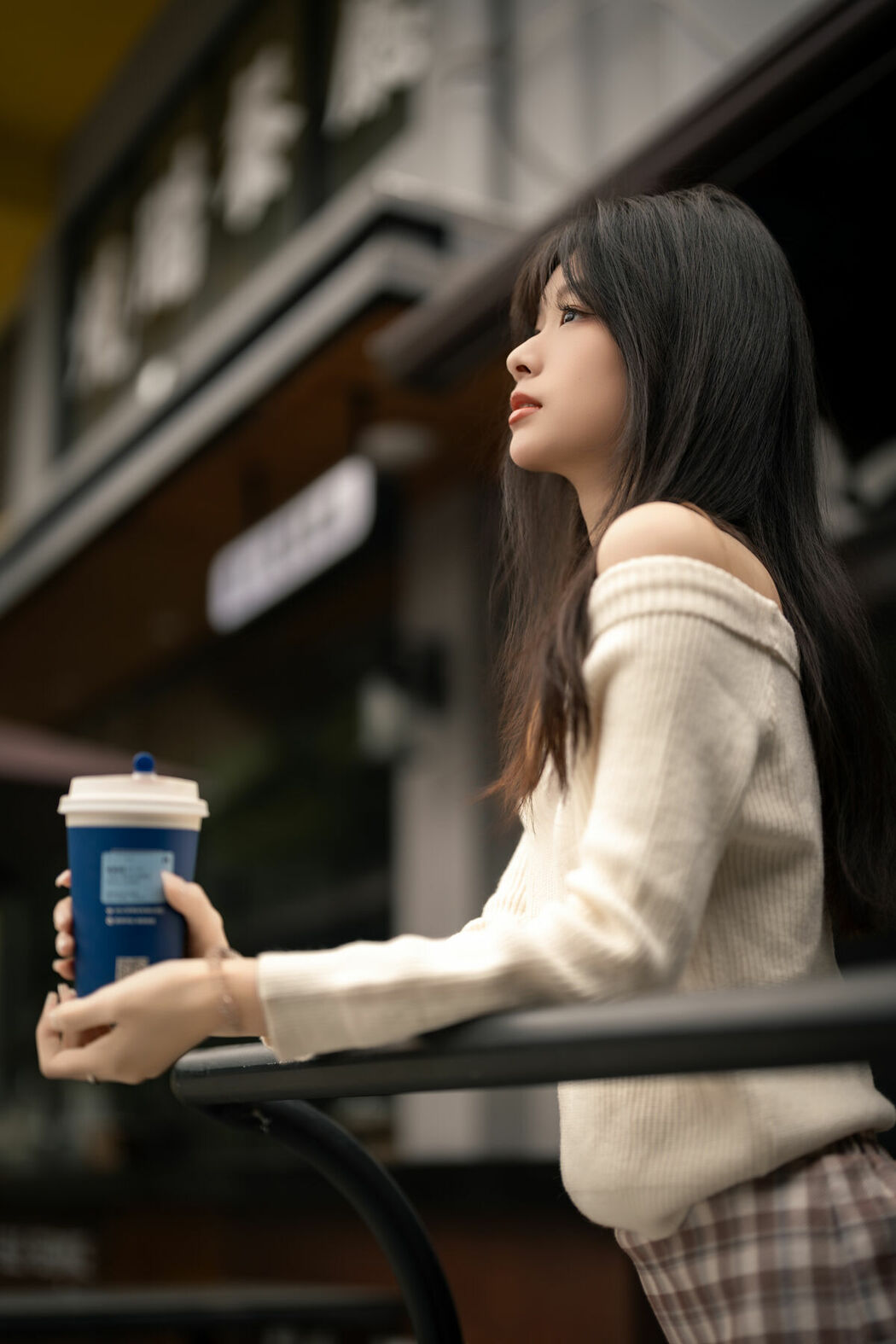 YiTuYu艺图语 Vol.8999 Xiao Le Ge Fei Xiang (33P)