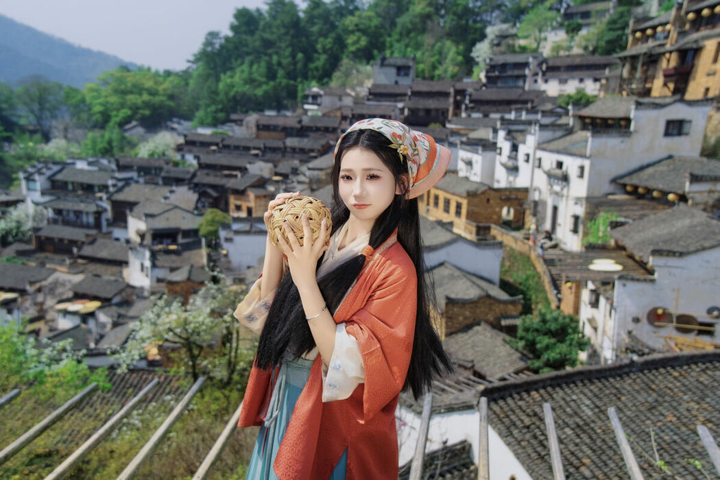 YiTuYu艺图语 Vol.8992 Gao Yu Qin (14P)