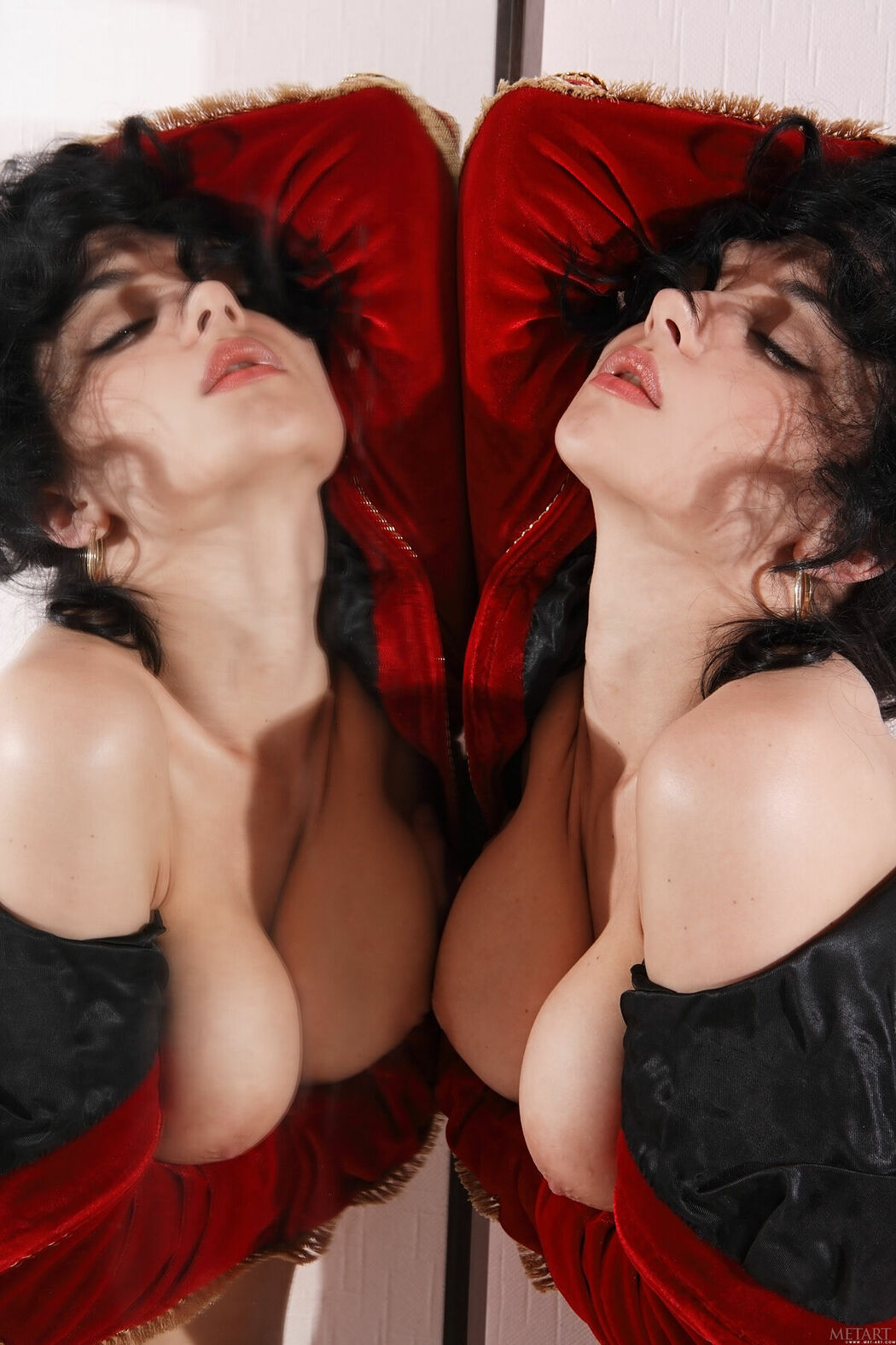 MetArt Jenya – Miroir Part01 (60P)