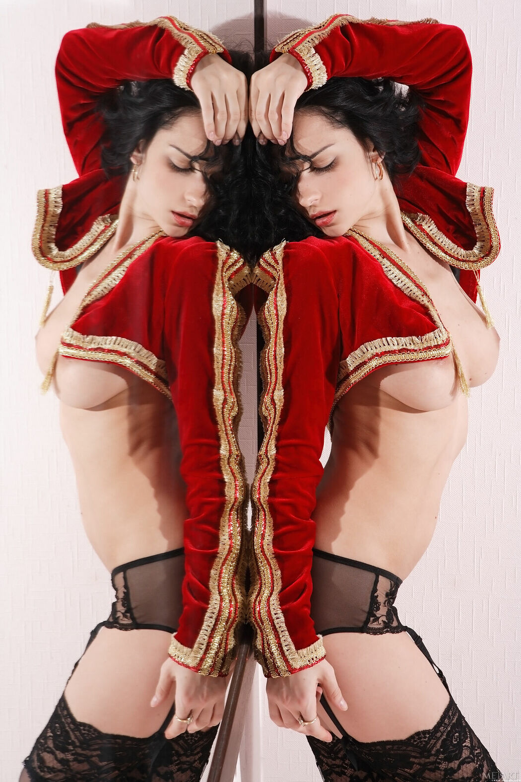 MetArt Jenya – Miroir Part01 (60P)