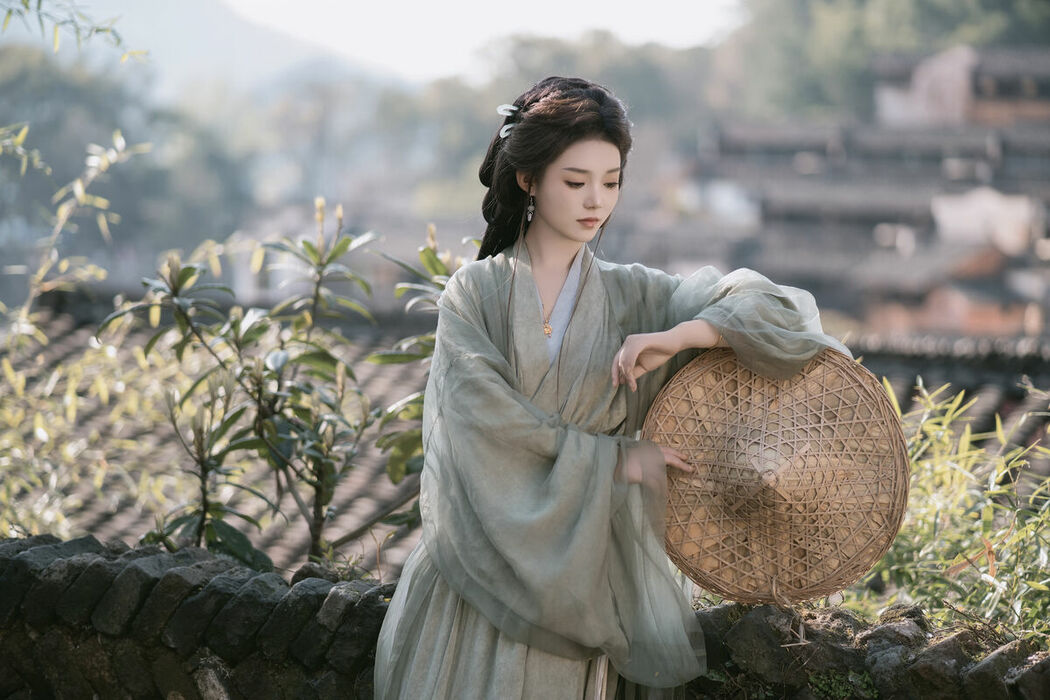 YiTuYu艺图语 Vol.9008 Xiao Fang (14P)