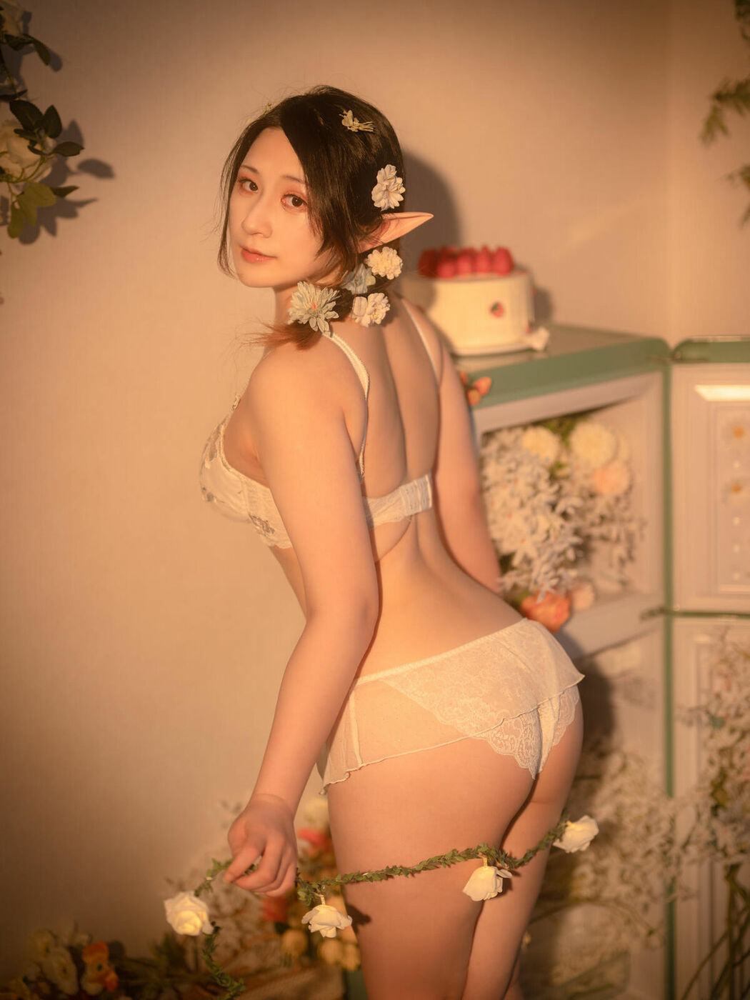 Coser@Zyra秋 – 繁花 (41P)