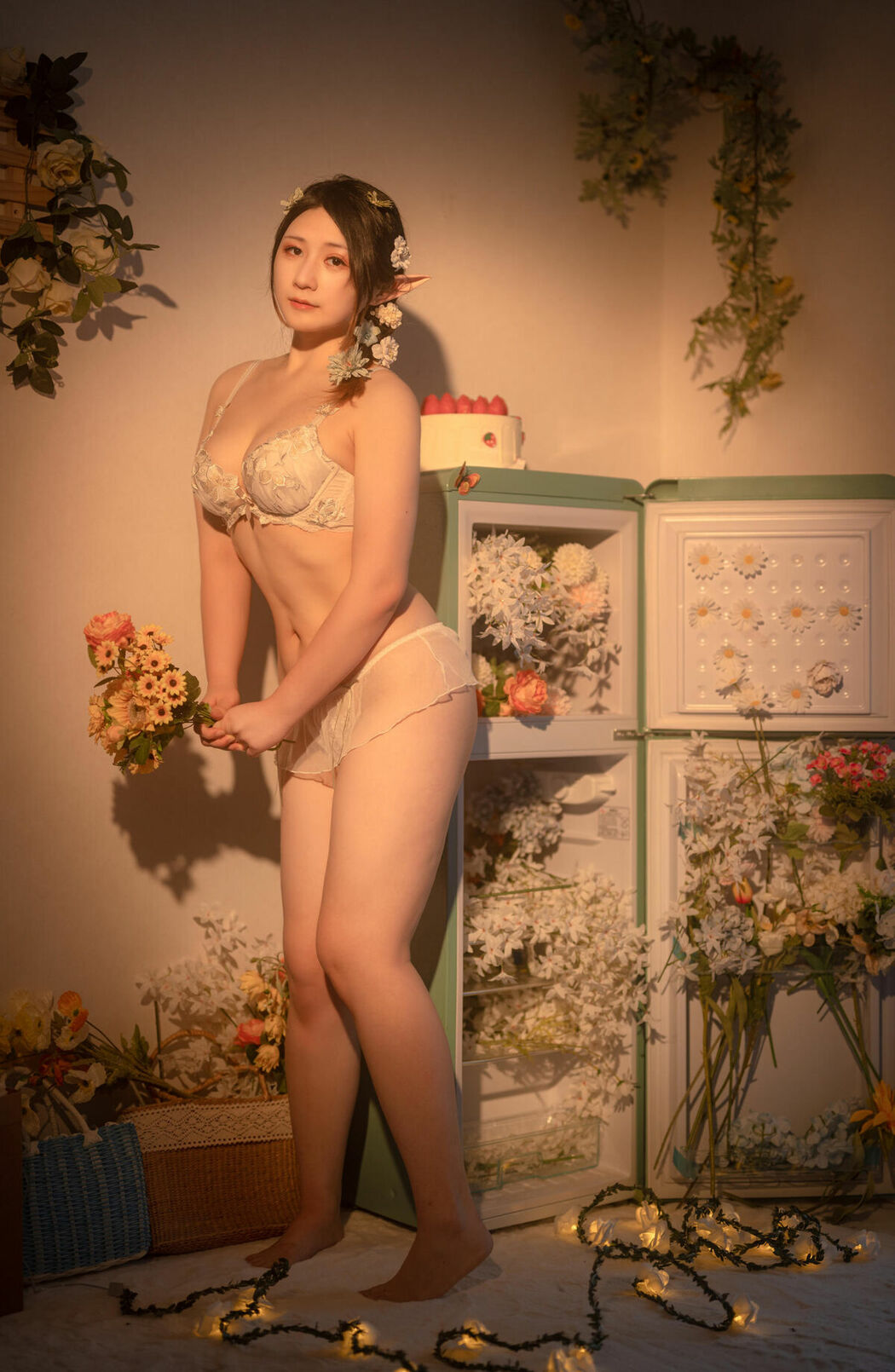 Coser@Zyra秋 – 繁花 (41P)