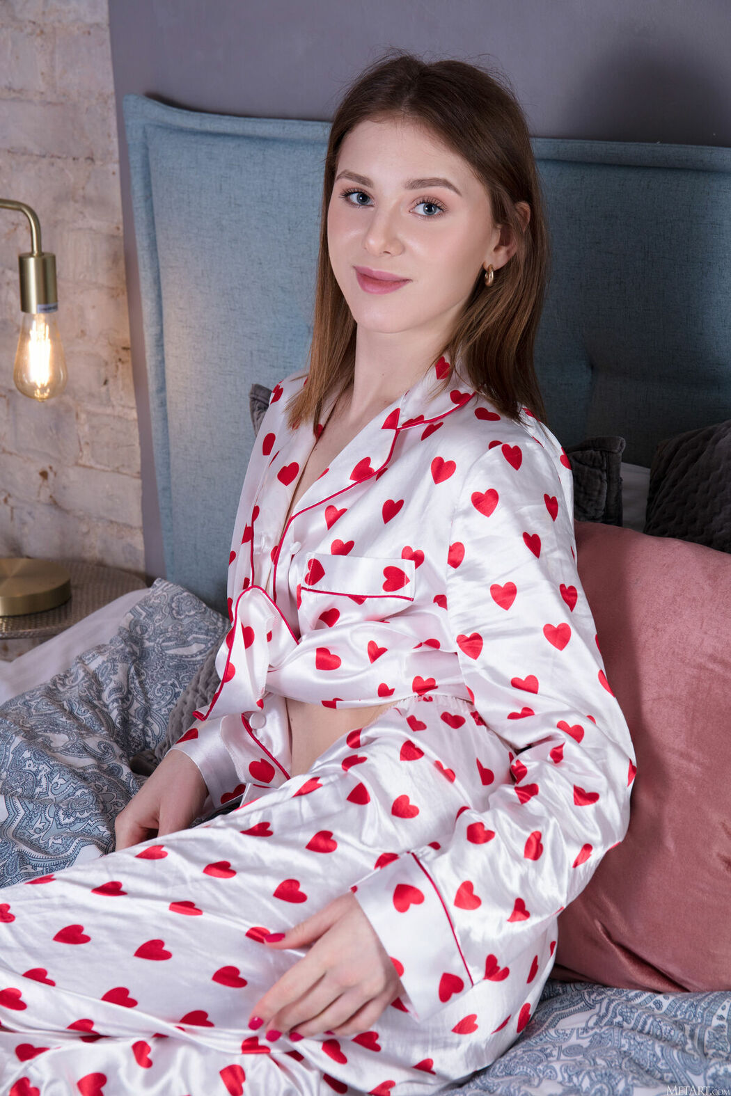 MetArt Karianne – PJ Party Part01 (61P)