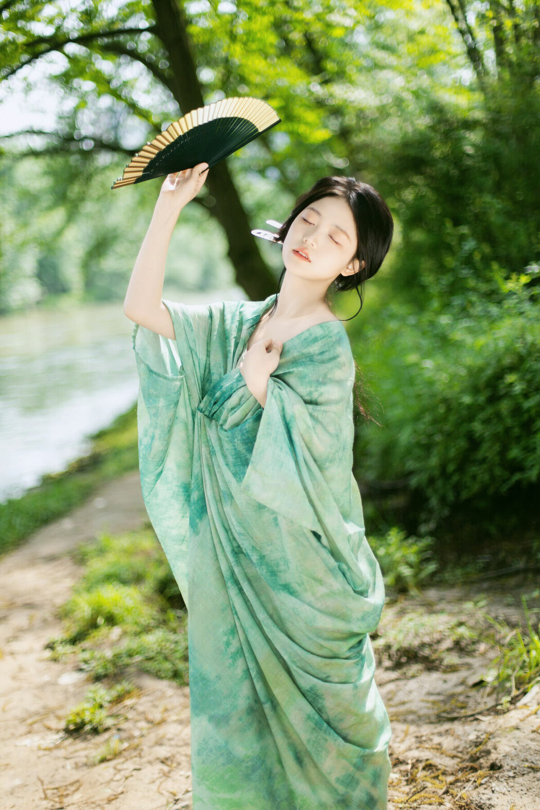 YiTuYu艺图语 Vol.9020 Qi Qi RY (26P)