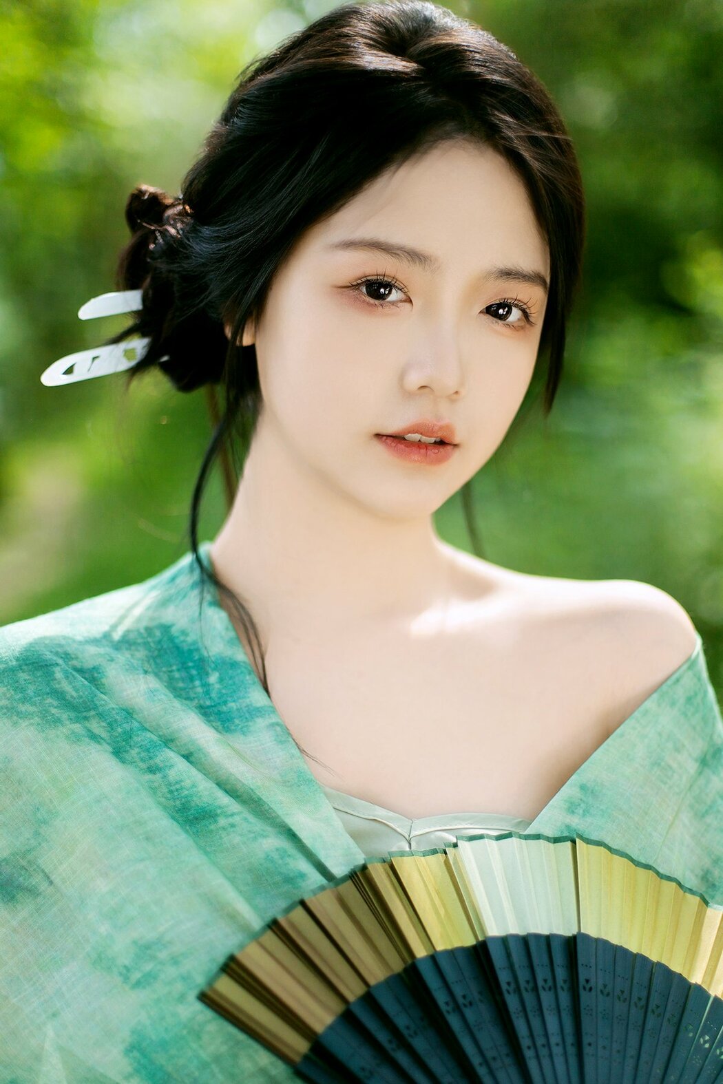 YiTuYu艺图语 Vol.9020 Qi Qi RY (26P) Cover Photo