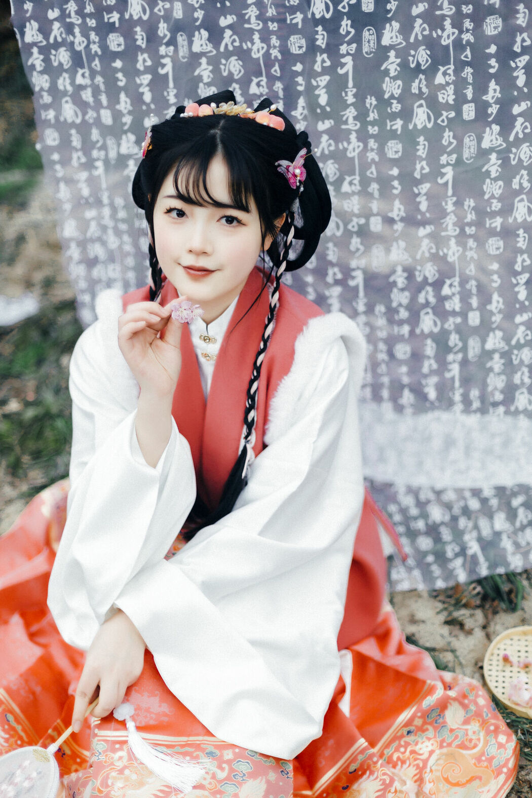 YiTuYu艺图语 Vol.9037 Qi Qi RY (19P)