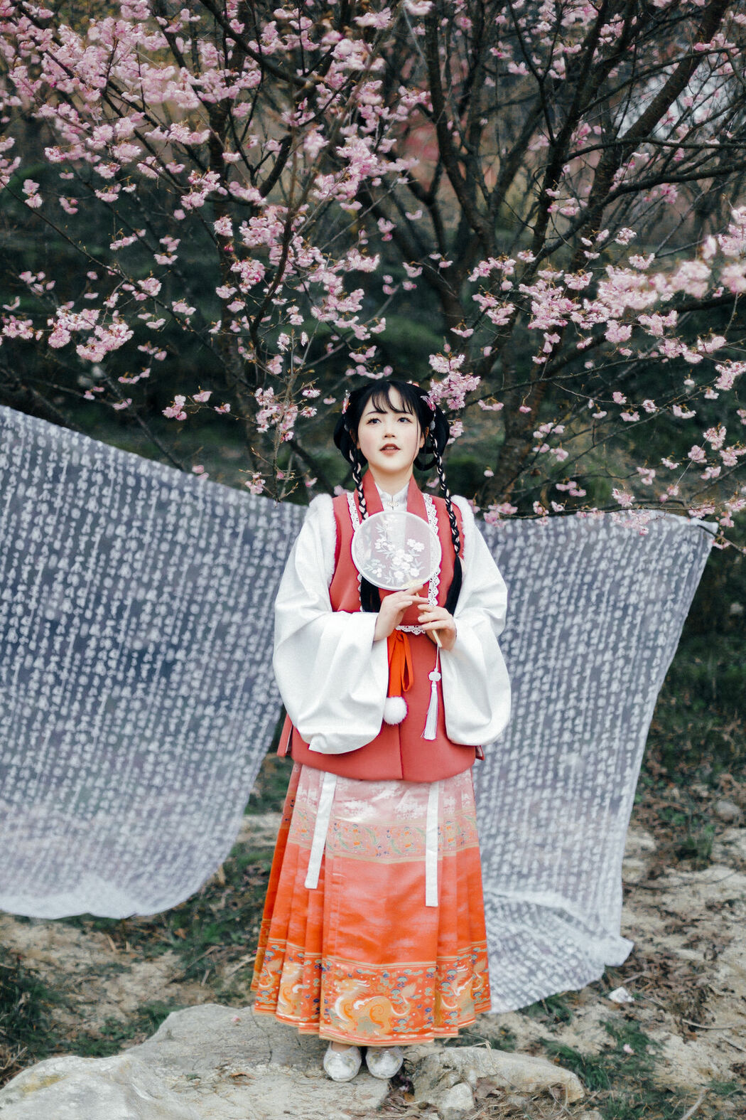 YiTuYu艺图语 Vol.9037 Qi Qi RY (19P)