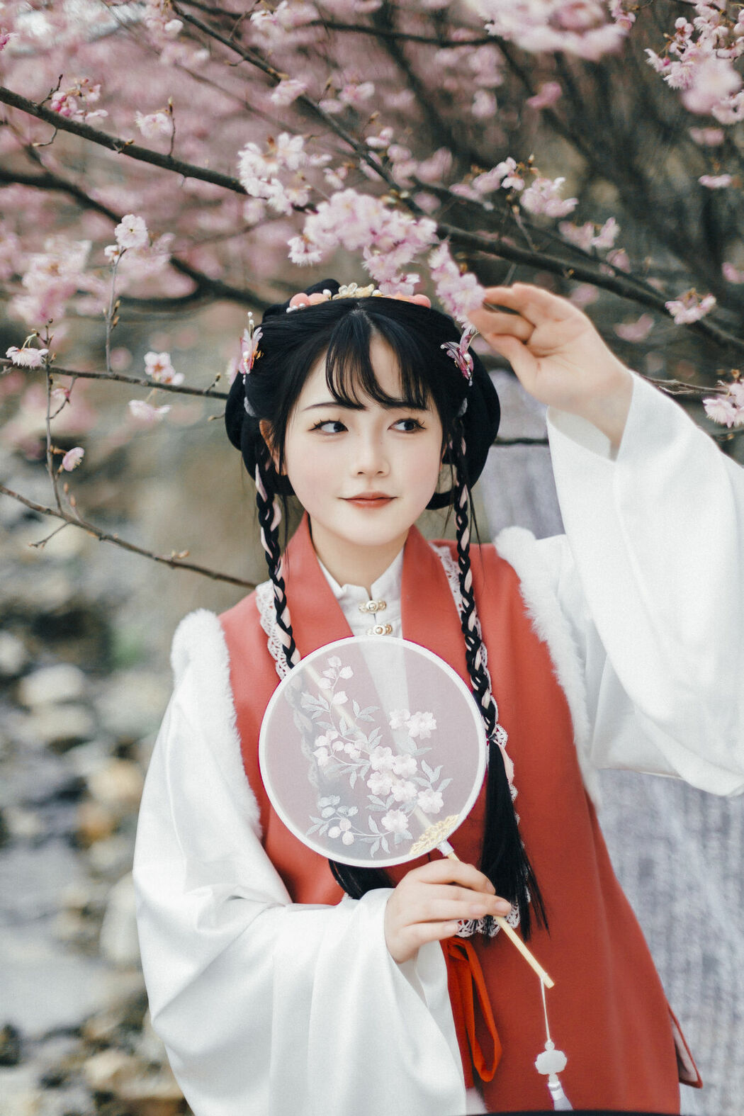 YiTuYu艺图语 Vol.9037 Qi Qi RY (19P)