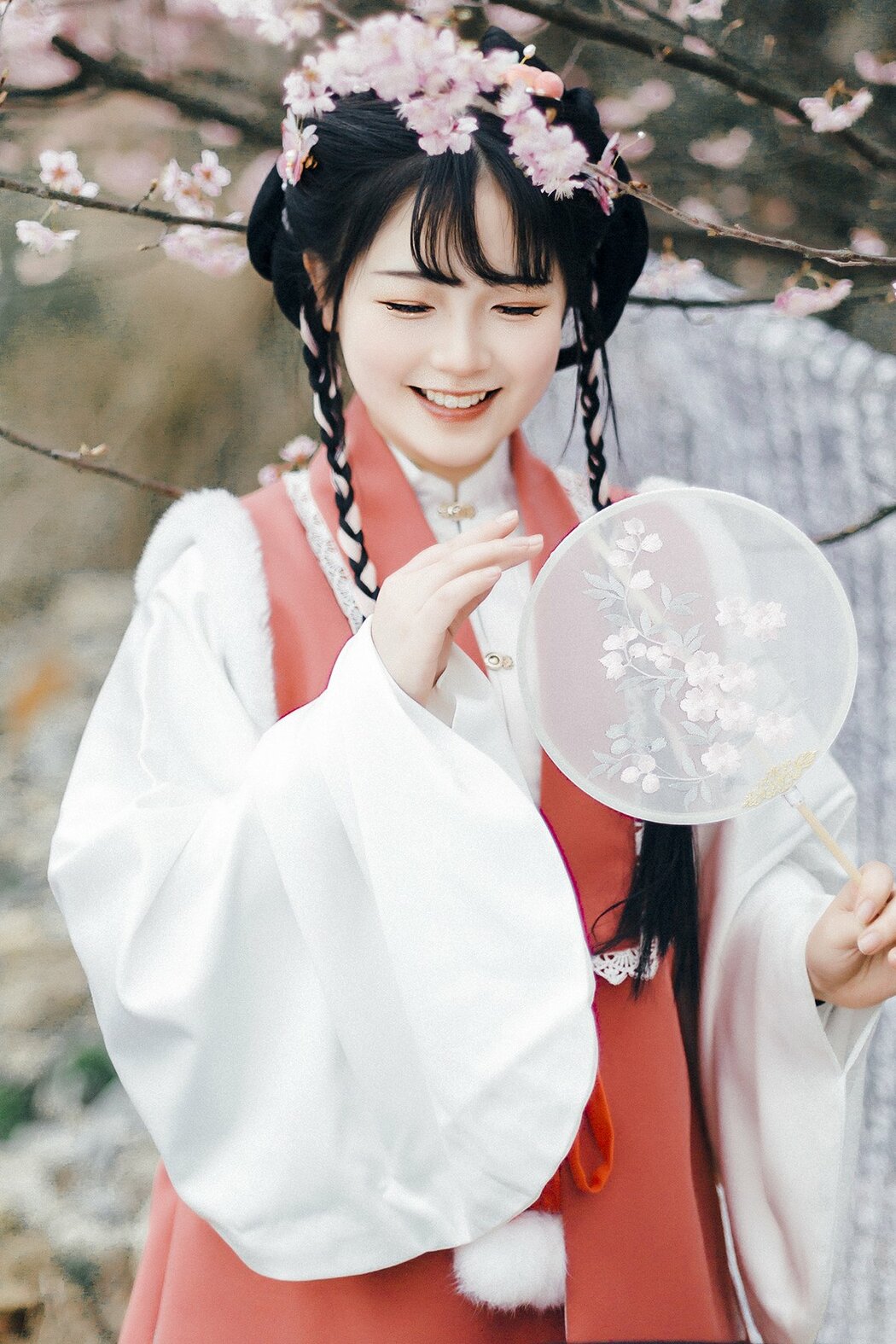 YiTuYu艺图语 Vol.9037 Qi Qi RY (19P) Cover Photo