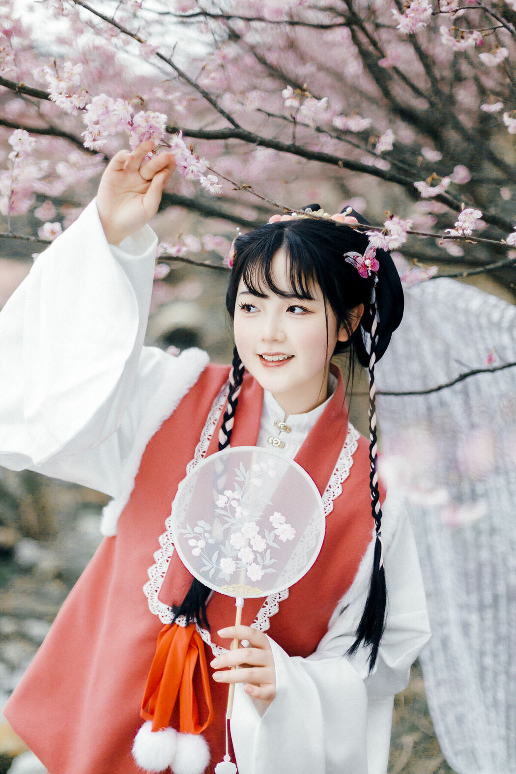 YiTuYu艺图语 Vol.9037 Qi Qi RY (19P)