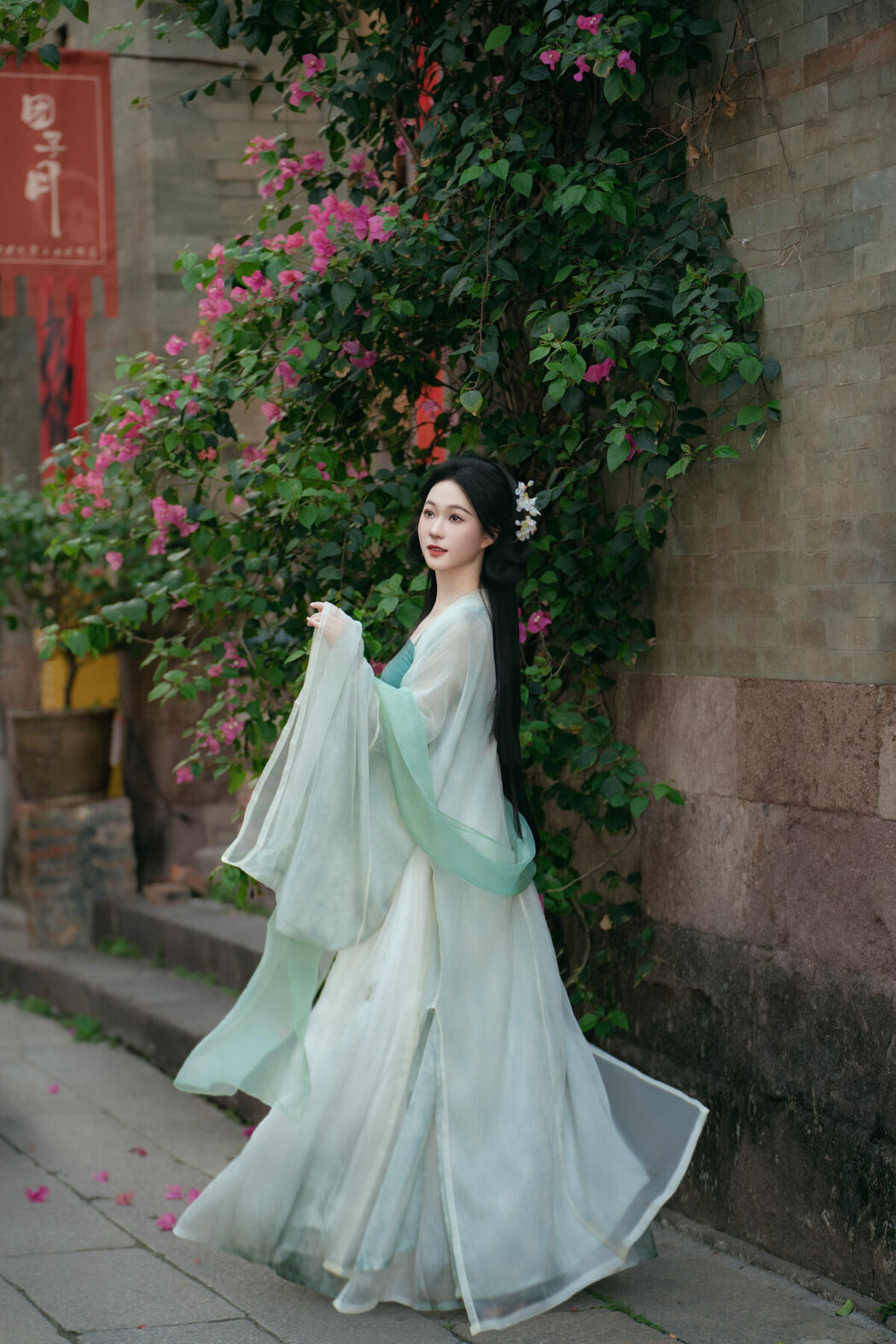 YiTuYu艺图语 Vol.9040 Wu Yue (26P)