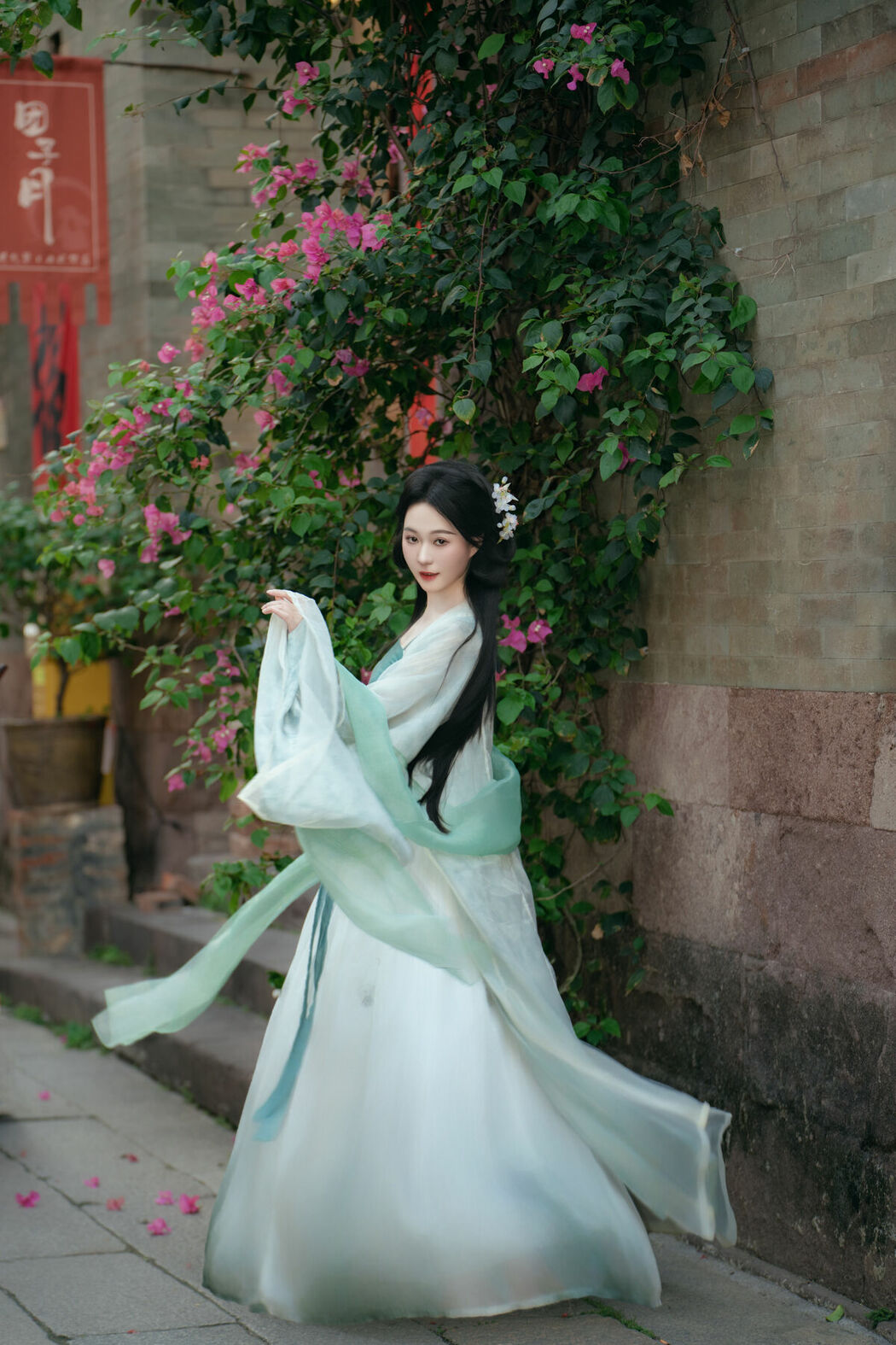 YiTuYu艺图语 Vol.9040 Wu Yue (26P)