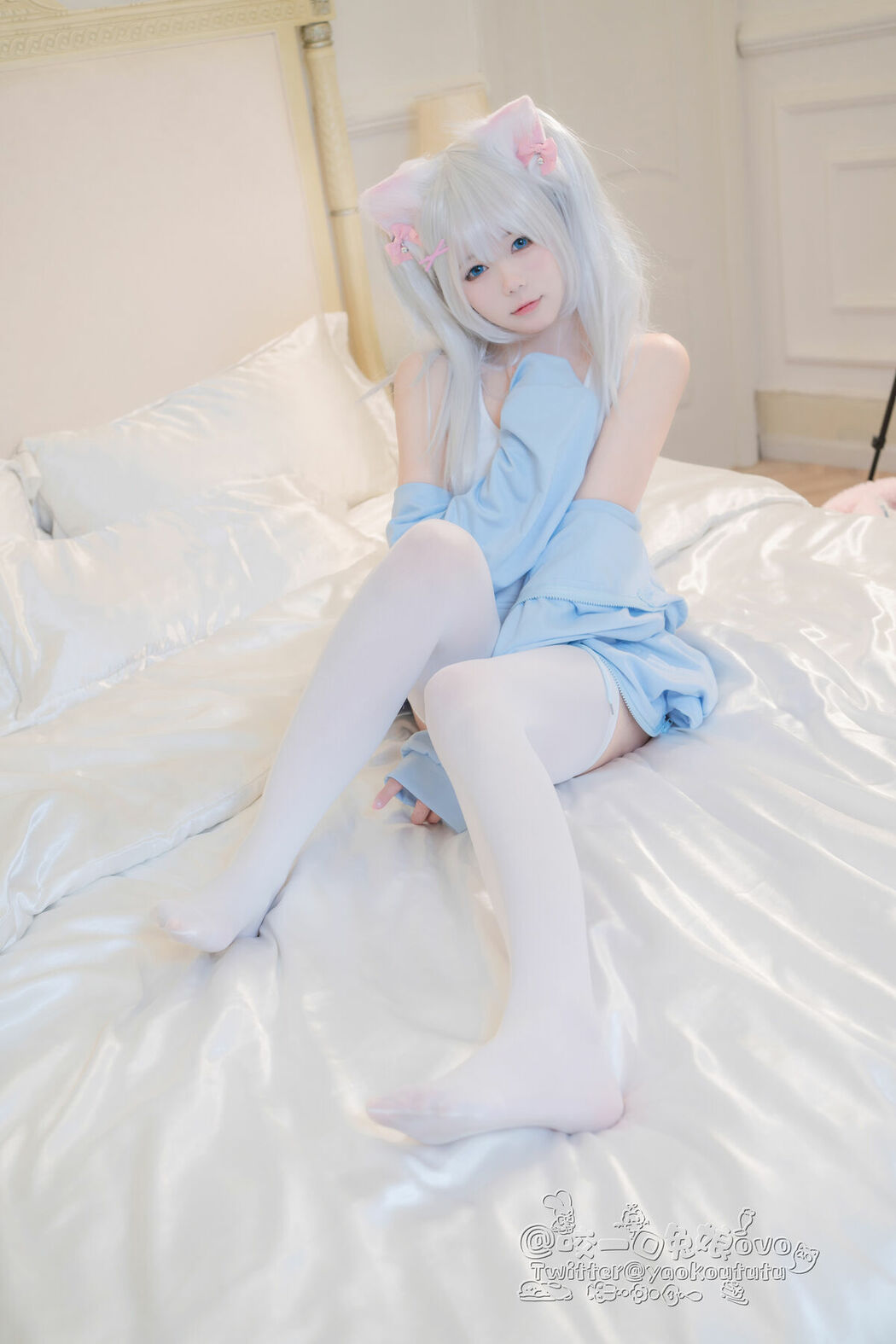 Coser@黏黏团子兔 – 做你的猫 (57P – 1V)