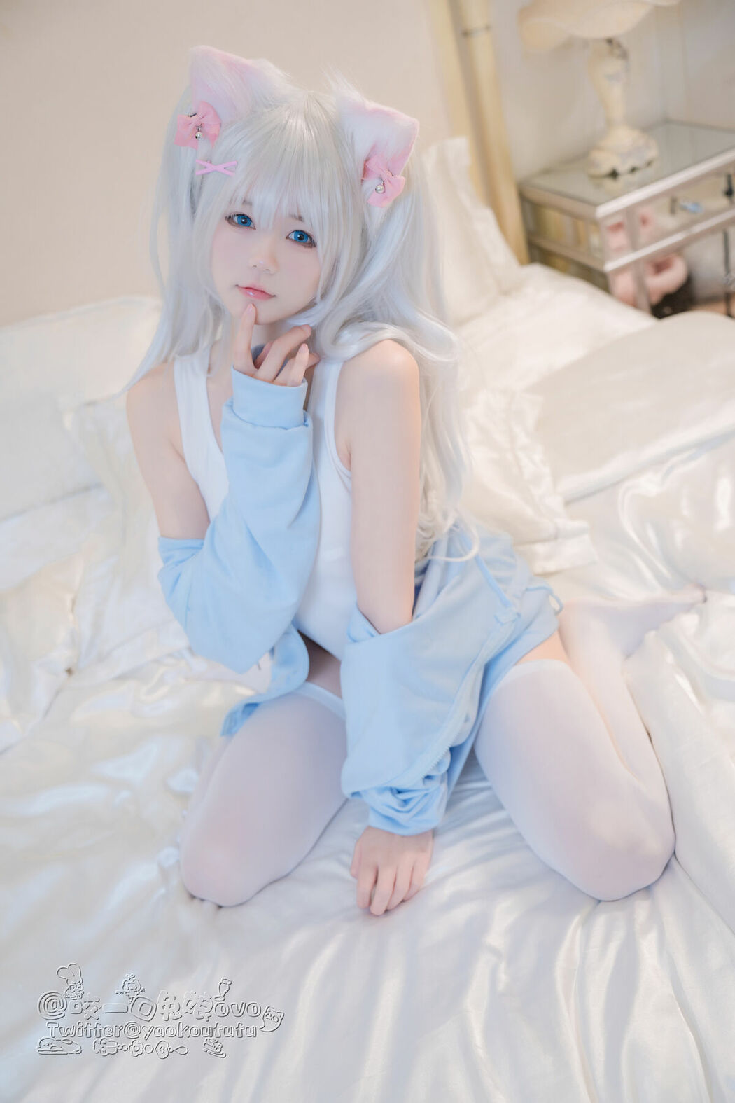 Coser@黏黏团子兔 – 做你的猫 (57P – 1V)