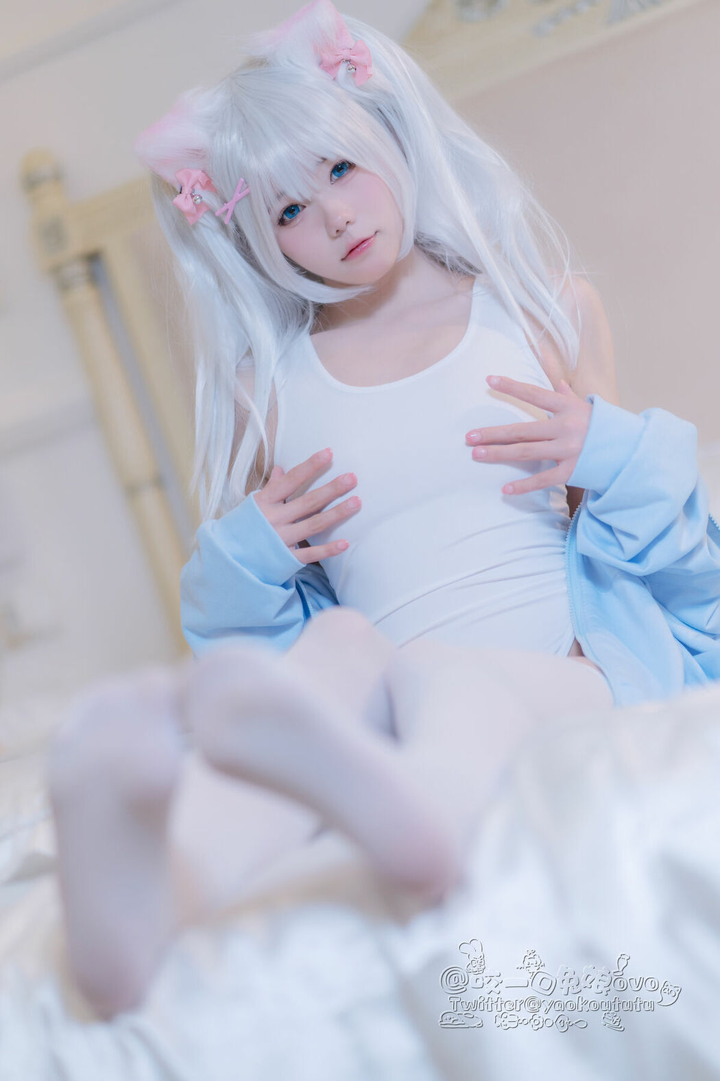 Coser@黏黏团子兔 – 做你的猫 (57P – 1V)