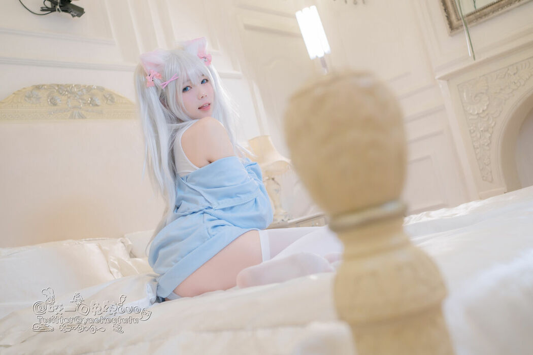 Coser@黏黏团子兔 – 做你的猫 (57P – 1V)