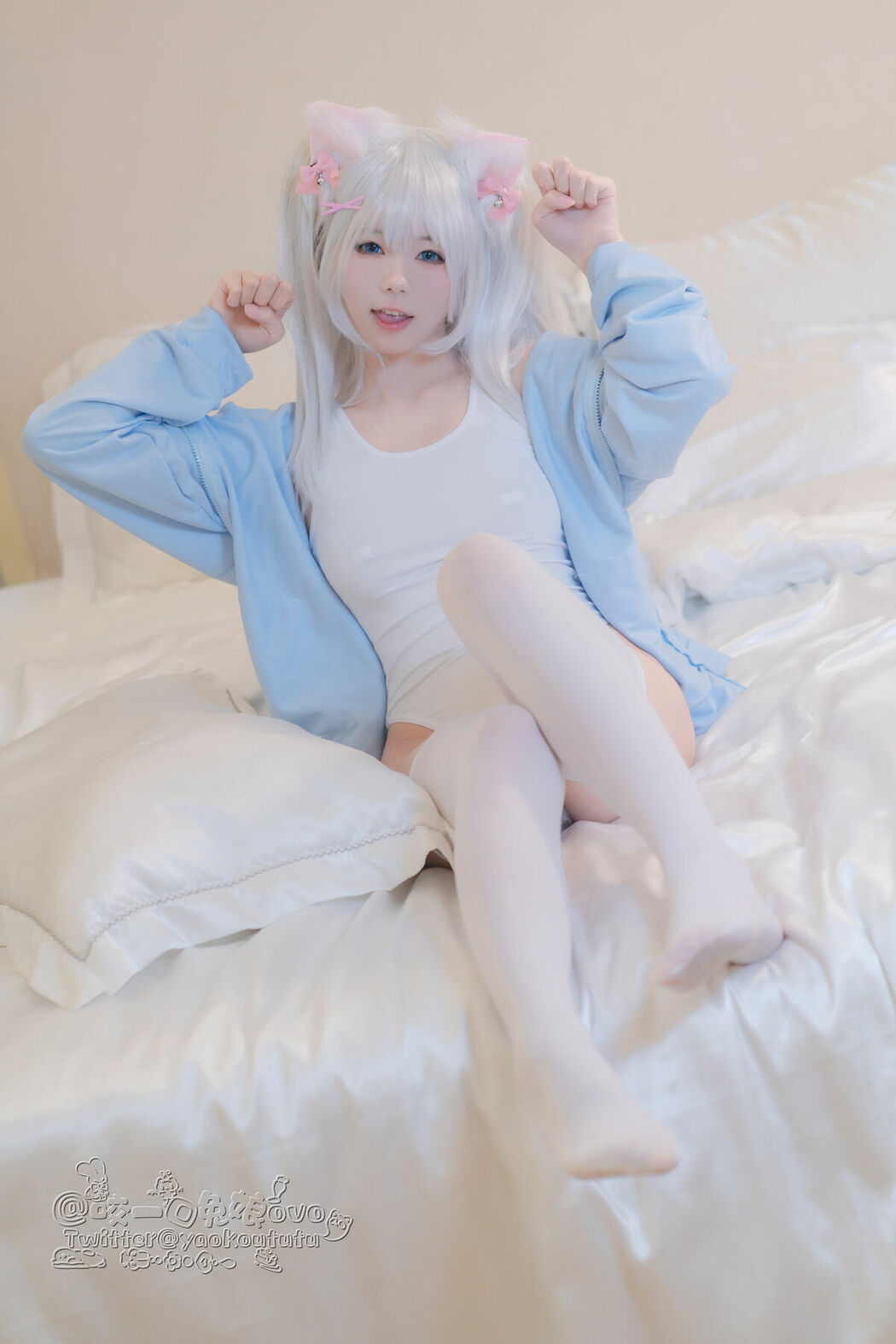 Coser@黏黏团子兔 – 做你的猫 (57P – 1V)