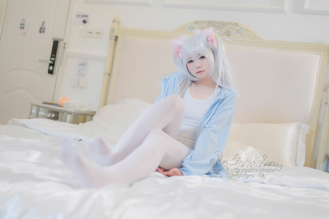 Coser@黏黏团子兔 – 做你的猫 (57P – 1V)
