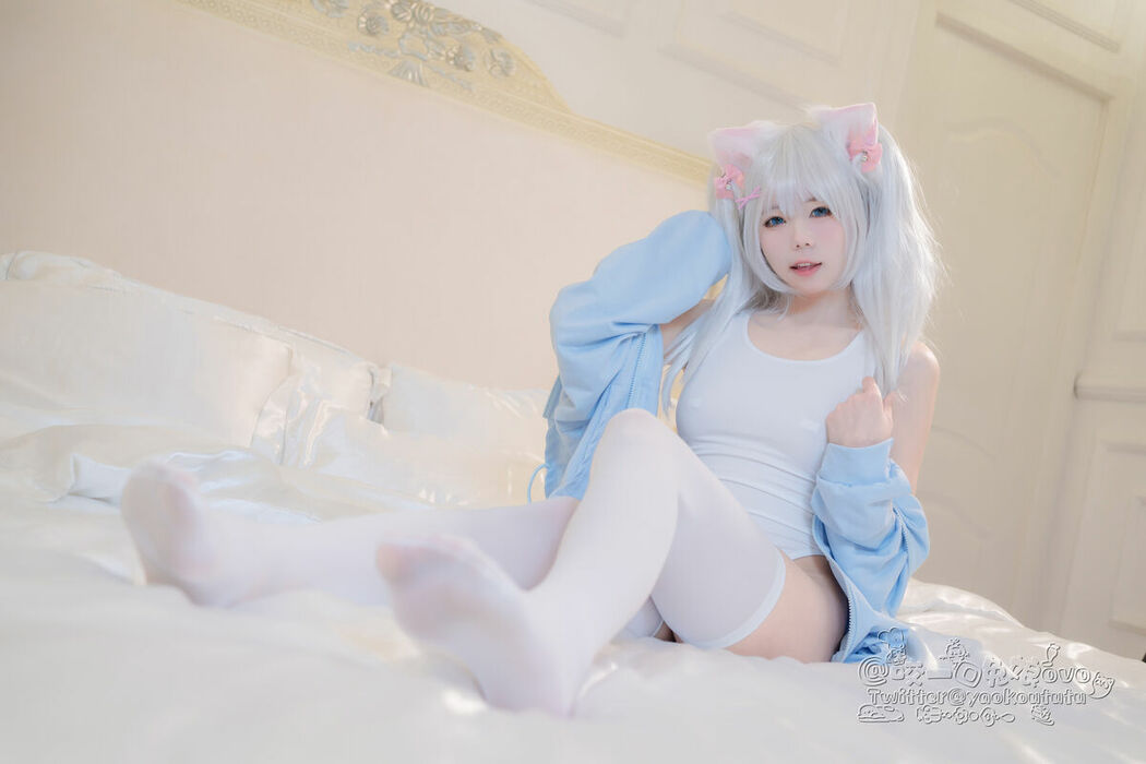 Coser@黏黏团子兔 – 做你的猫 (57P – 1V)