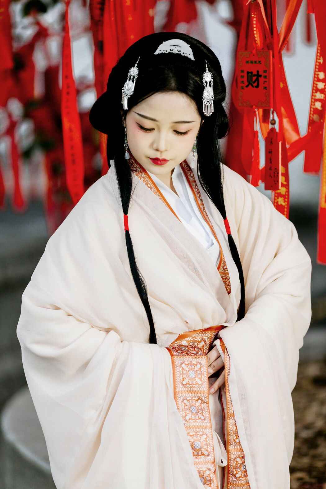 YiTuYu艺图语 Vol.9054 Qi Qi RY (28P)